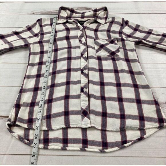 Rails Hunter White, Red, & Navy Blue Plaid Flannel Shirt Small - Picture 8 of 8